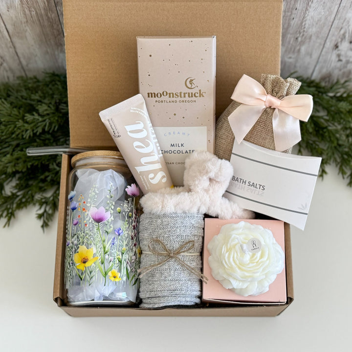 Flower Lover Spa Gift Basket for Her with Candle and Bath Salts