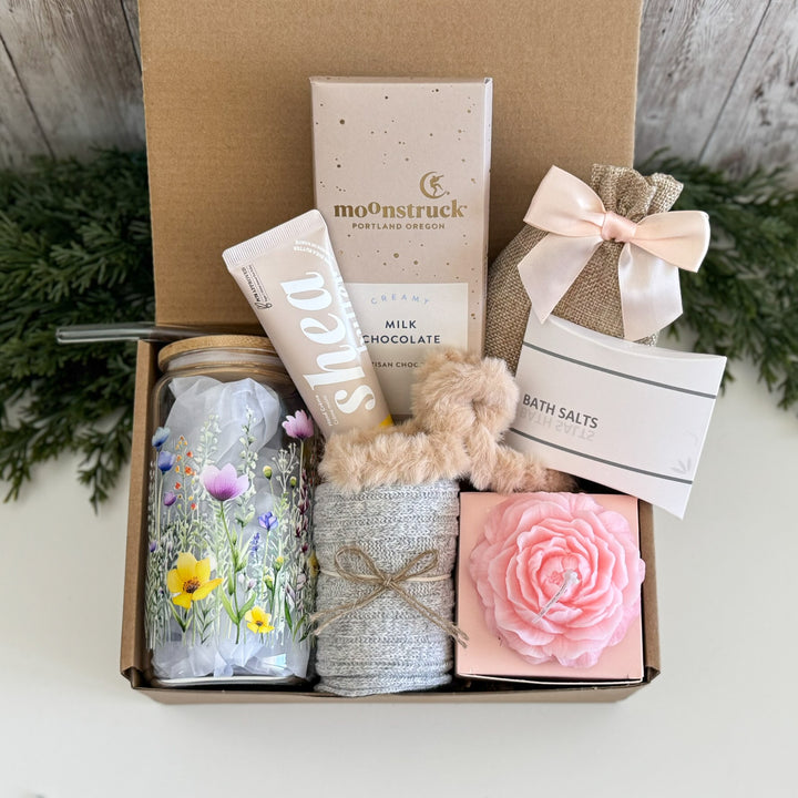 Flower Lover Spa Gift Basket for Her with Candle and Bath Salts