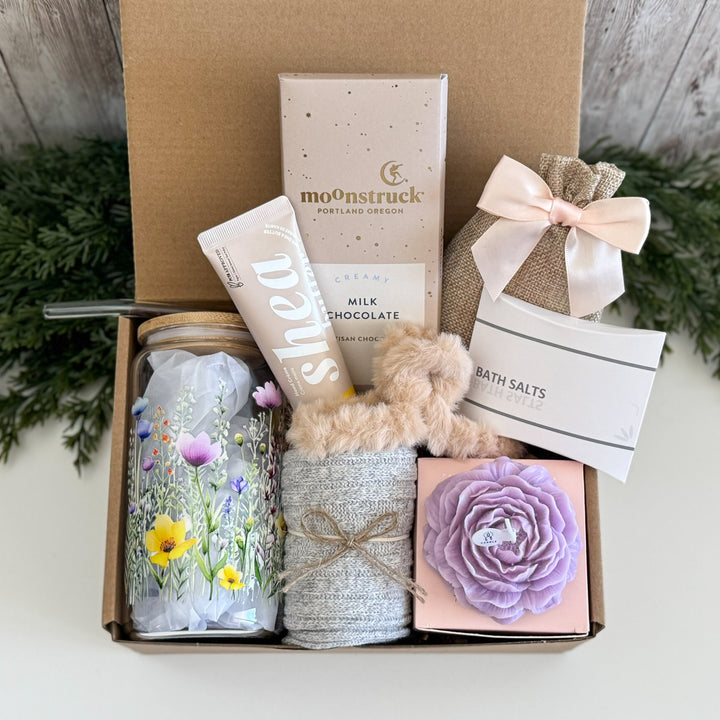 Flower Lover Spa Gift Basket for Her with Candle and Bath Salts