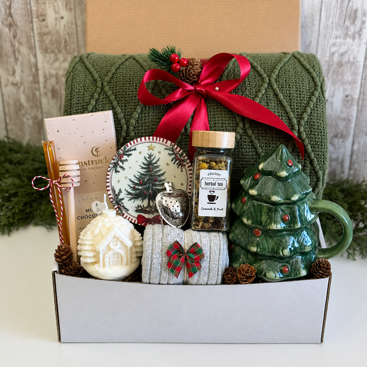 Christmas Tea-by-the-Tree Gift Box
