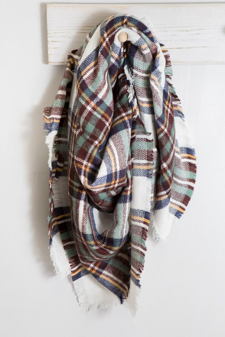 White and Tail Blanket Scarf, Plaid Shawl, Oversized Scarf, Personalized Gifts, Fall Winter Scarf, Bridesmaid Shawl, Monogramed Scarf